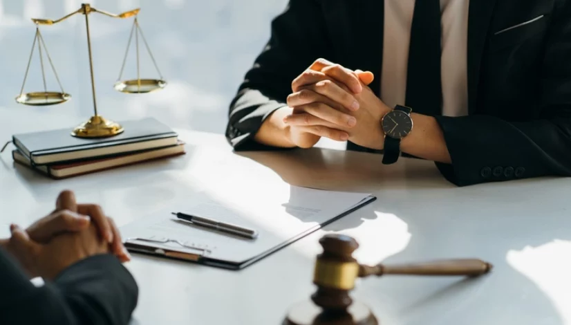 notariusz-kim-jest-czym-sie-zajmuje.489efe8c